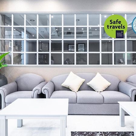 Yellow Ribbon Hills Boutique Suites Бангкок Екстер'єр фото
