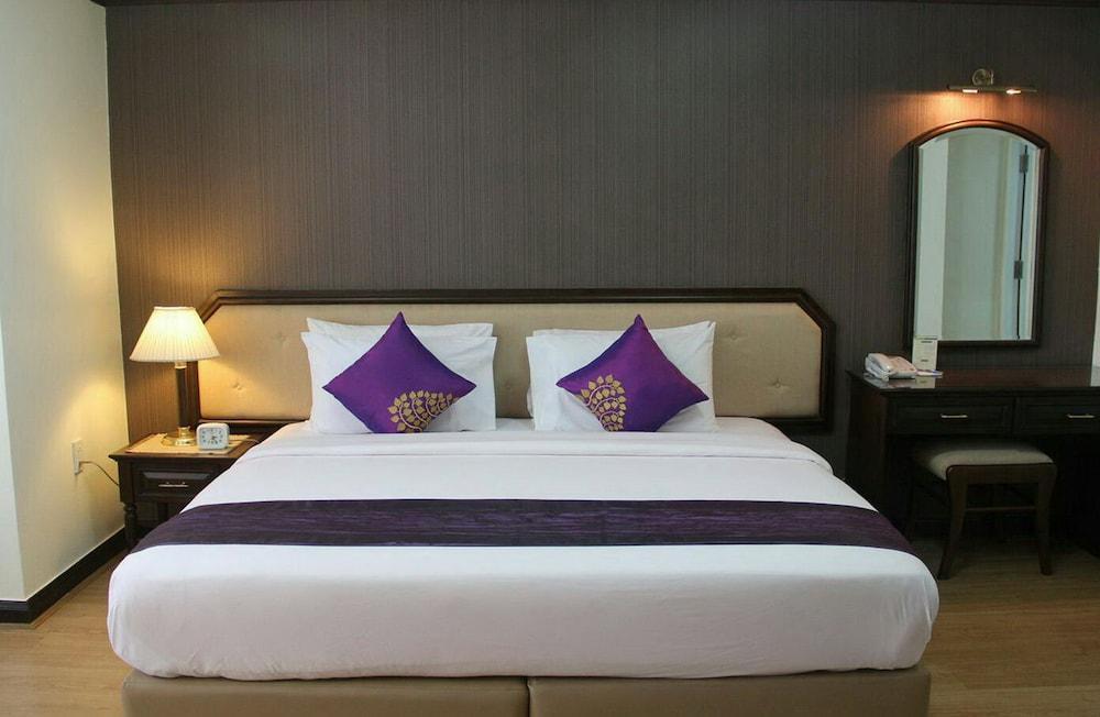 Yellow Ribbon Hills Boutique Suites Бангкок Екстер'єр фото