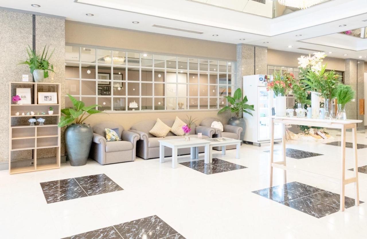 Yellow Ribbon Hills Boutique Suites Бангкок Екстер'єр фото