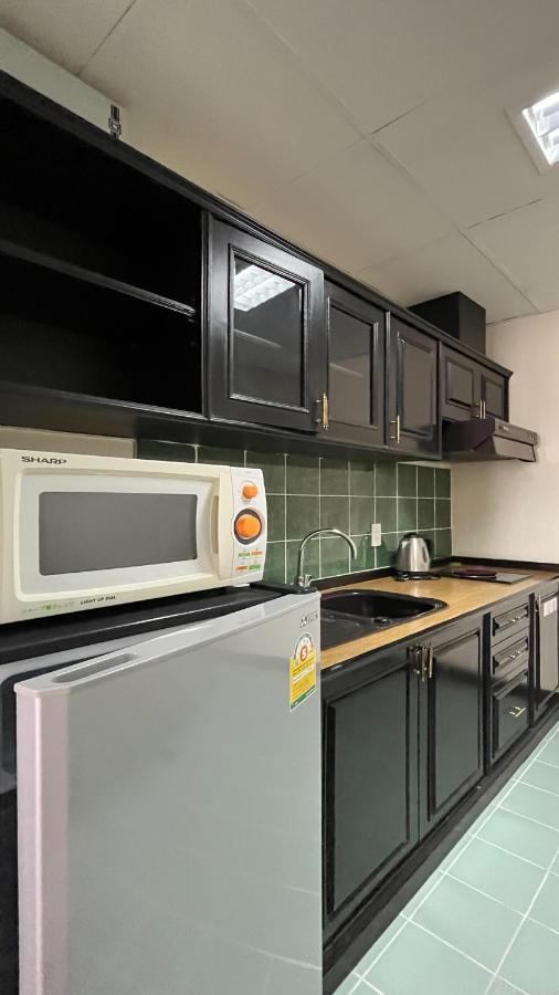 Yellow Ribbon Hills Boutique Suites Бангкок Екстер'єр фото