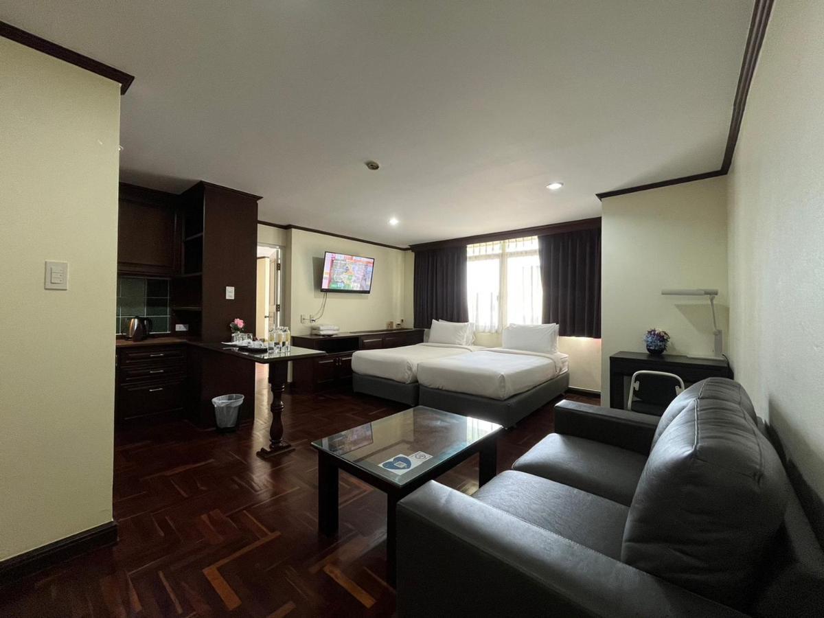 Yellow Ribbon Hills Boutique Suites Бангкок Екстер'єр фото