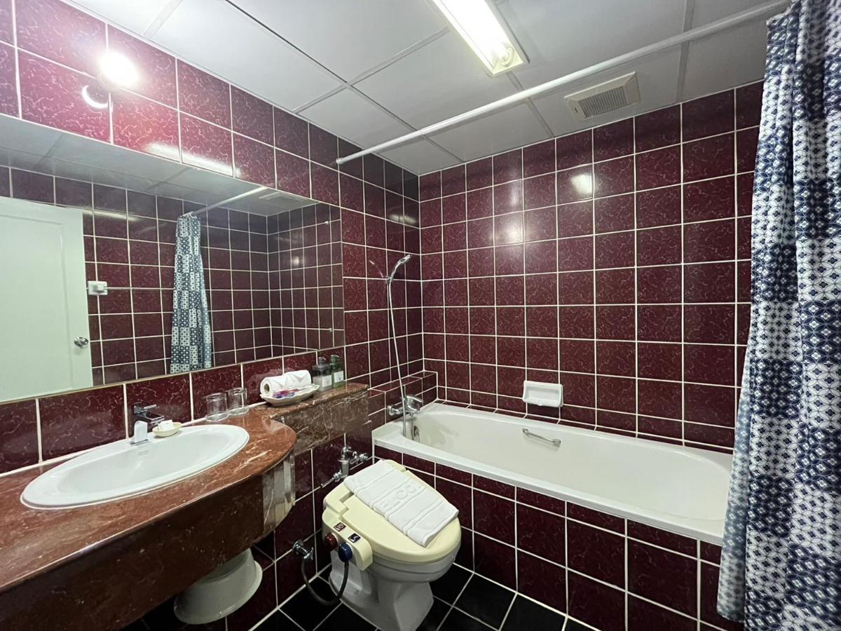 Yellow Ribbon Hills Boutique Suites Бангкок Екстер'єр фото