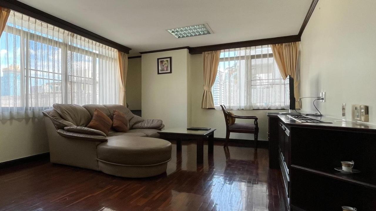 Yellow Ribbon Hills Boutique Suites Бангкок Екстер'єр фото