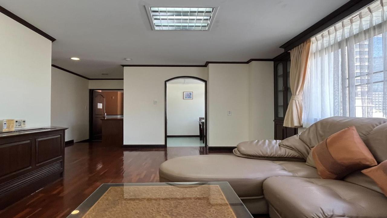 Yellow Ribbon Hills Boutique Suites Бангкок Екстер'єр фото