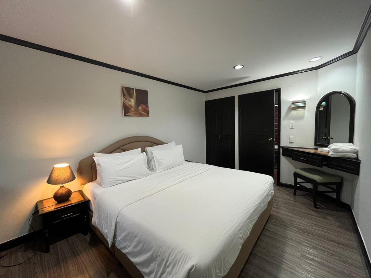 Yellow Ribbon Hills Boutique Suites Бангкок Екстер'єр фото