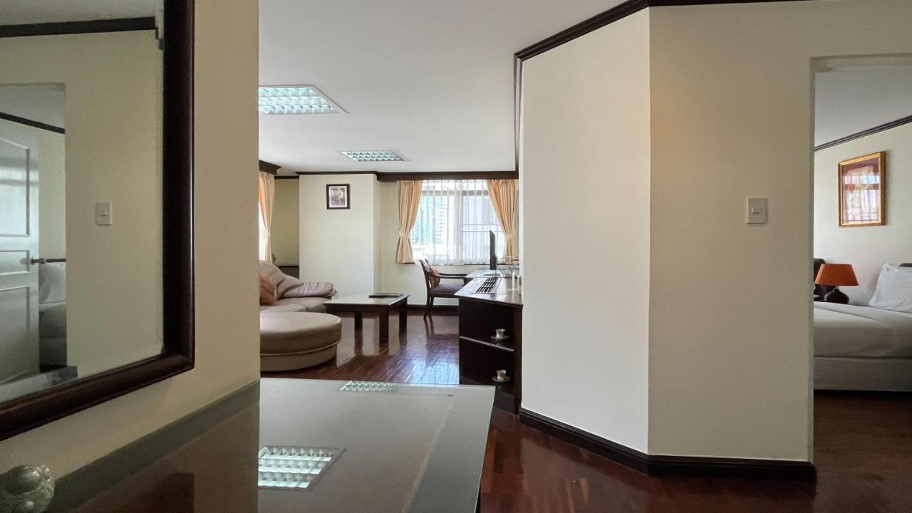 Yellow Ribbon Hills Boutique Suites Бангкок Екстер'єр фото