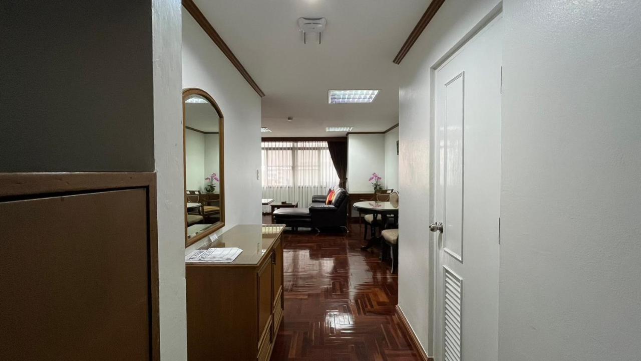 Yellow Ribbon Hills Boutique Suites Бангкок Екстер'єр фото