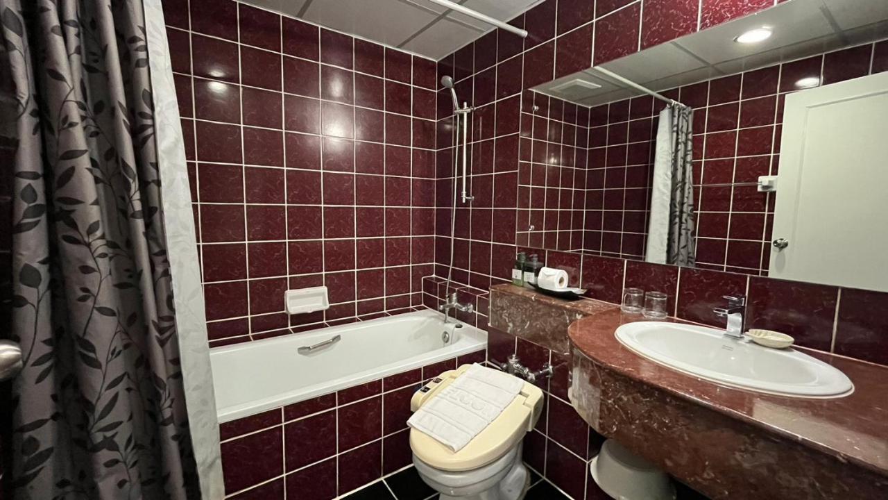 Yellow Ribbon Hills Boutique Suites Бангкок Екстер'єр фото