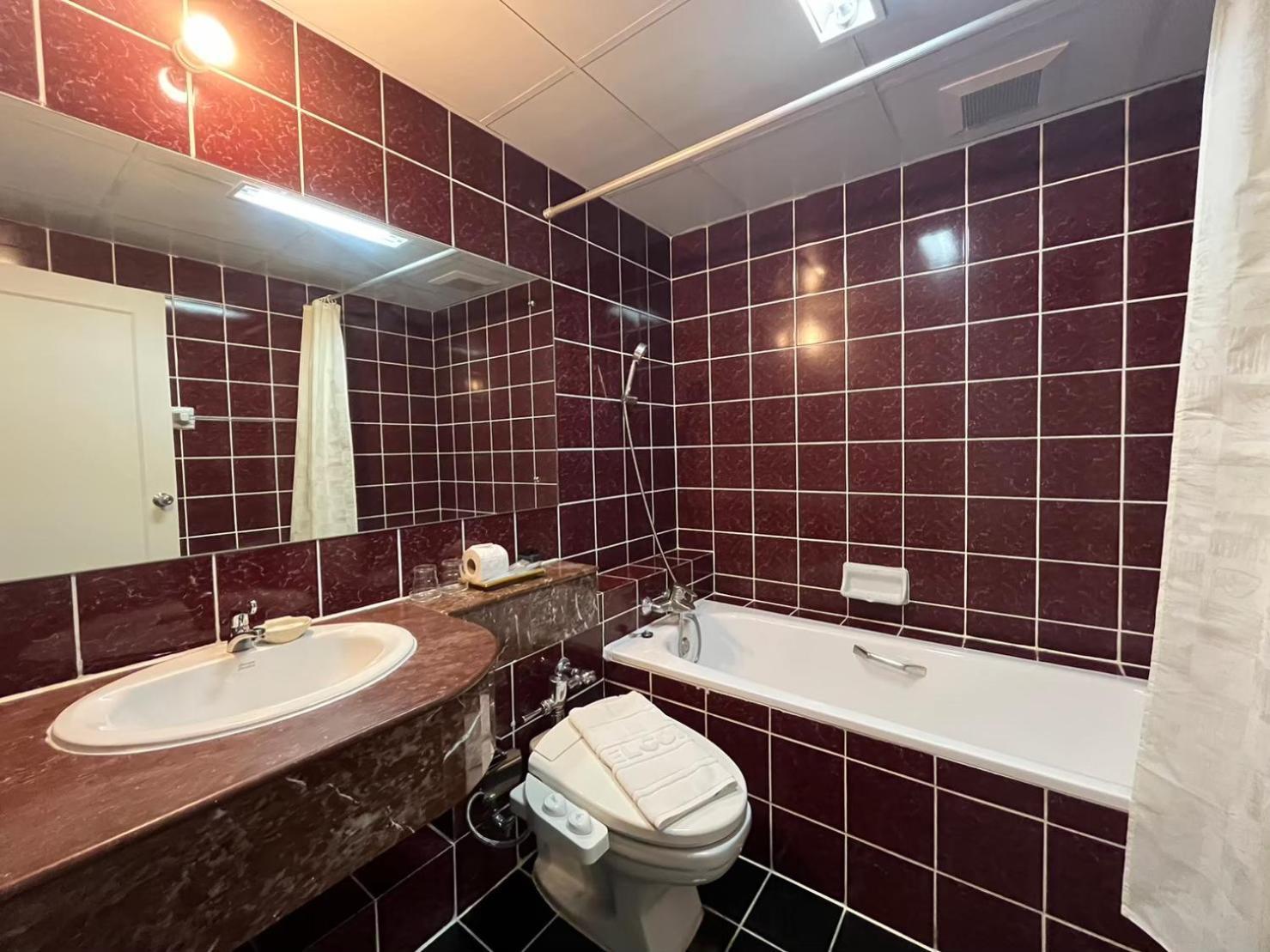 Yellow Ribbon Hills Boutique Suites Бангкок Екстер'єр фото