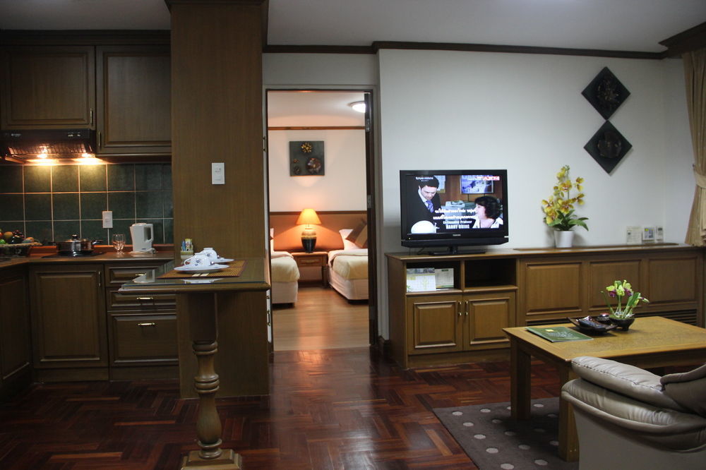 Yellow Ribbon Hills Boutique Suites Бангкок Екстер'єр фото