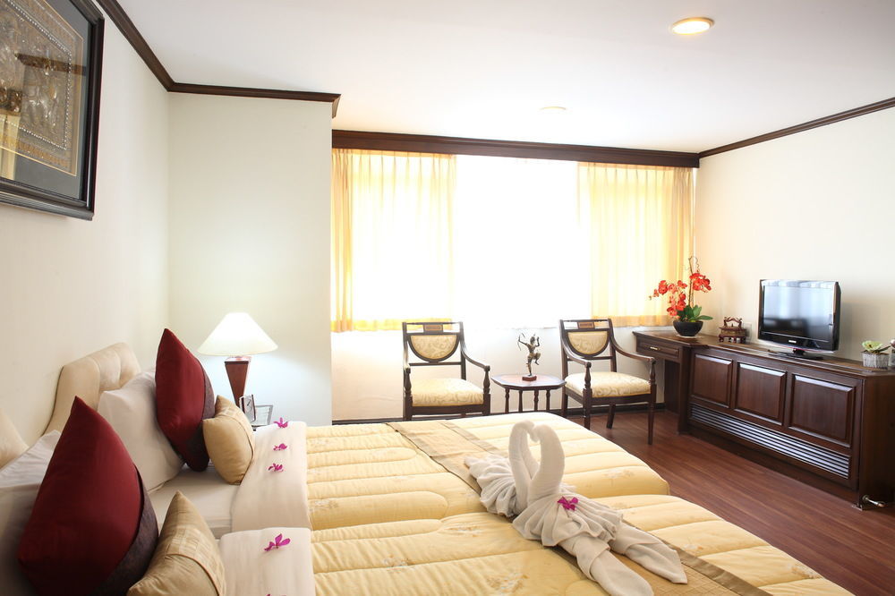 Yellow Ribbon Hills Boutique Suites Бангкок Екстер'єр фото